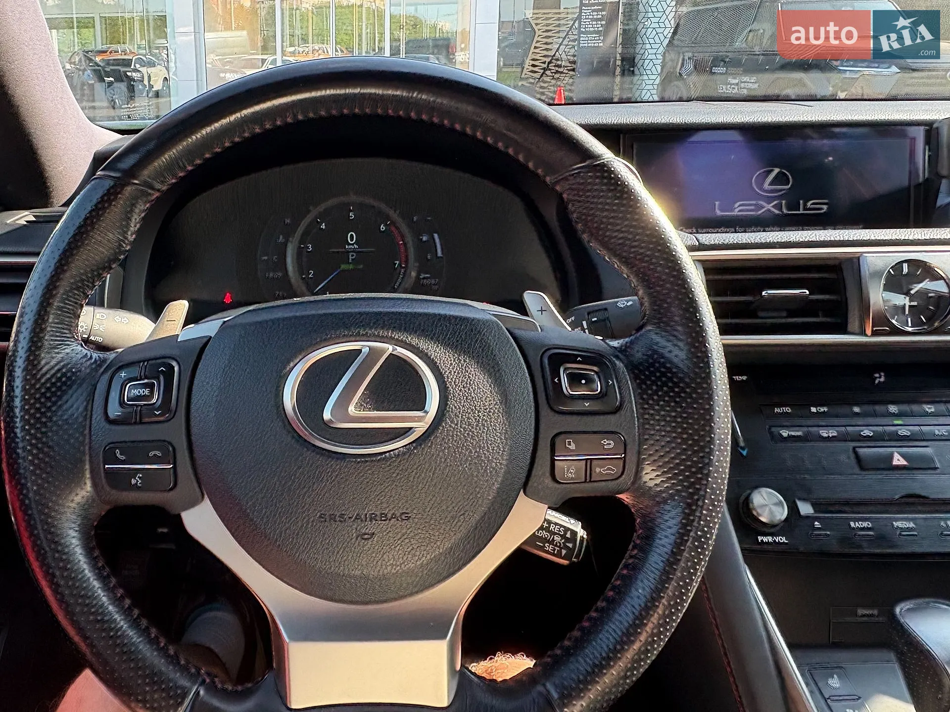 2017 Lexus IS - мініатюра 6