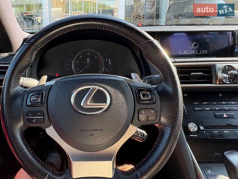 Седан Lexus IS 2017 в Львове