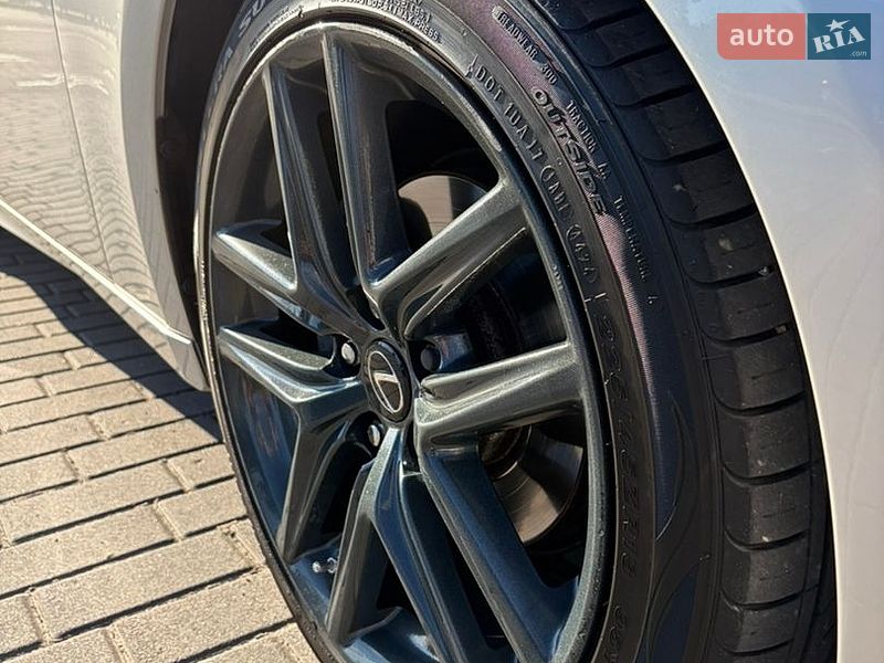 Седан Lexus IS 2014 в Харкові