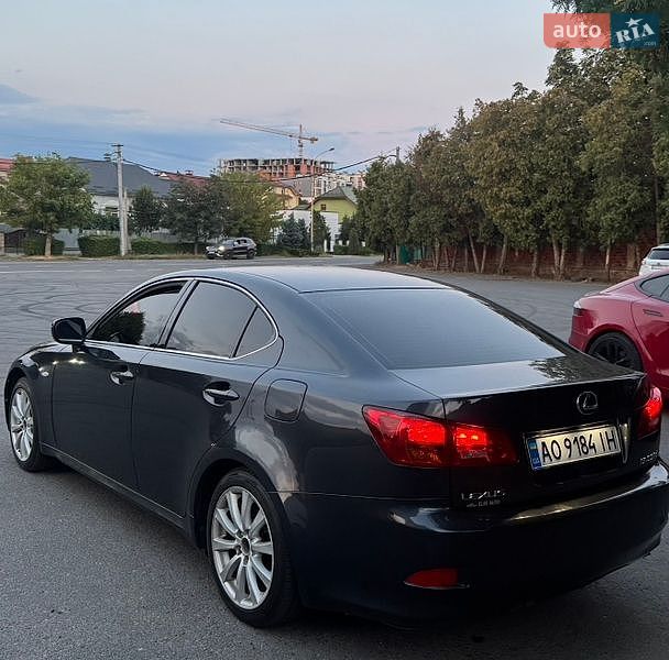 Седан Lexus IS 2007 в Ужгороде