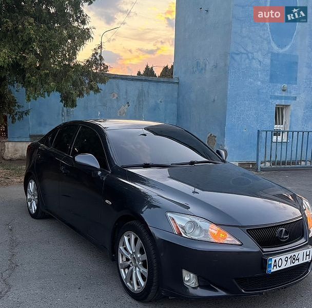 Седан Lexus IS 2007 в Ужгороде