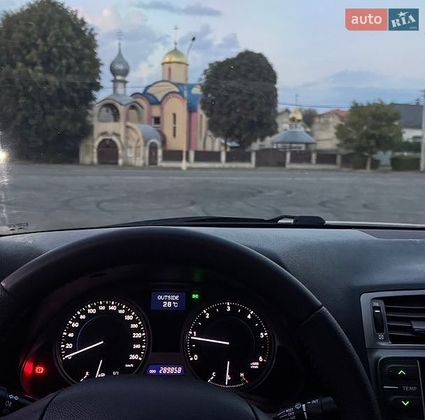 Седан Lexus IS 2007 в Ужгороде