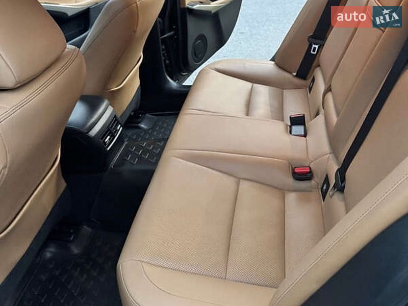 Седан Lexus IS 2015 в Києві