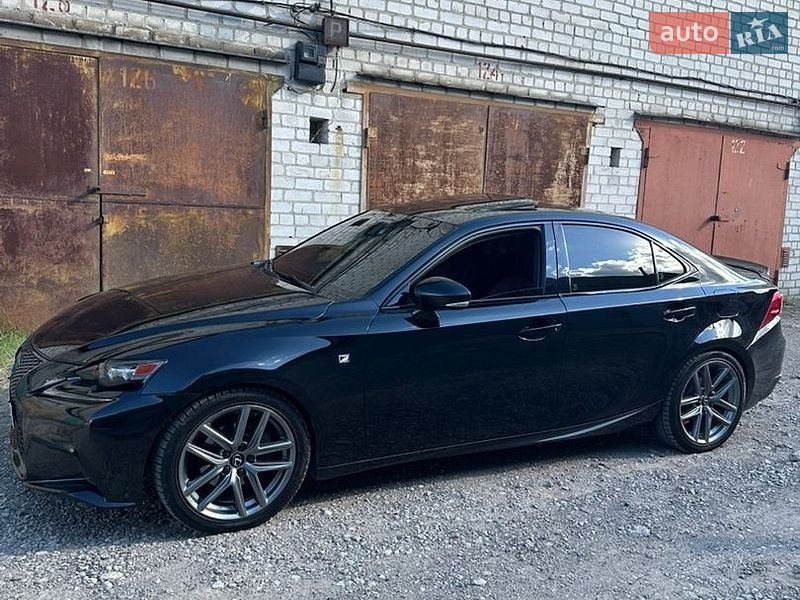 Седан Lexus IS 2015 в Днепре