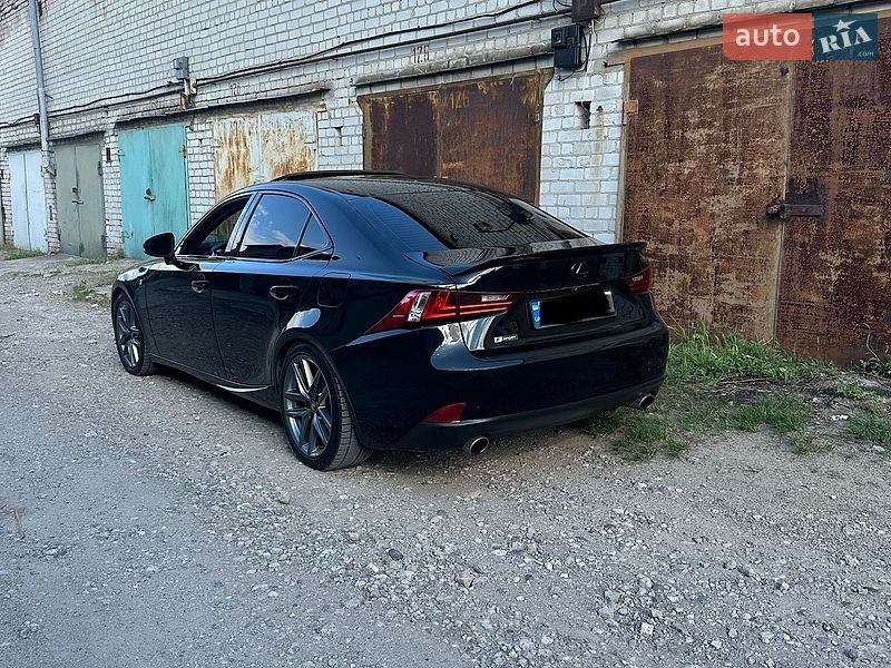 Седан Lexus IS 2015 в Днепре