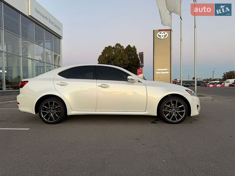 Lexus IS 2012