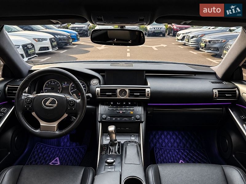 Седан Lexus IS 2014 в Києві