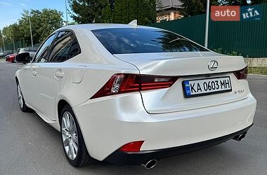 Седан Lexus IS 2015 в Киеве