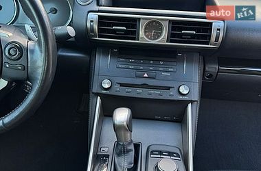 Седан Lexus IS 2015 в Киеве