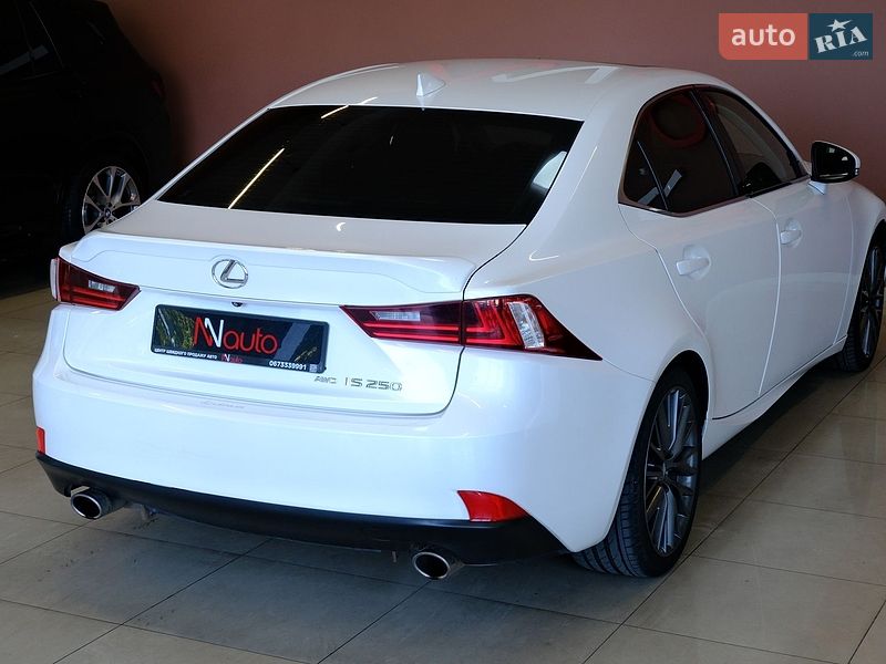 Седан Lexus IS 2015 в Одесі