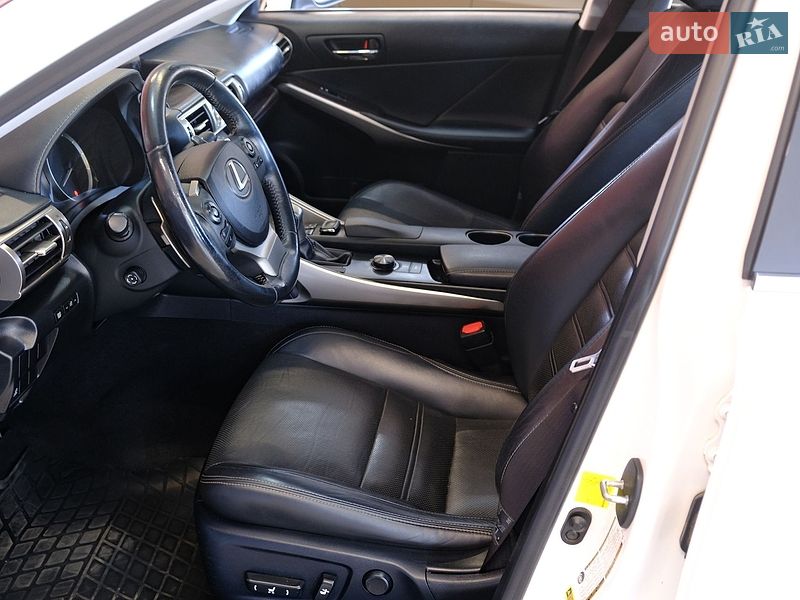 Седан Lexus IS 2015 в Одесі