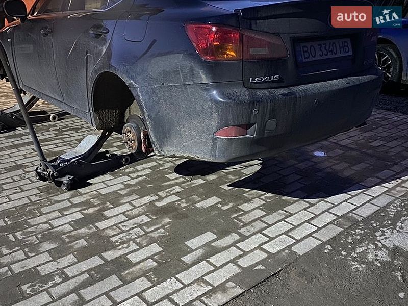 Седан Lexus IS 2007 в Тернополі