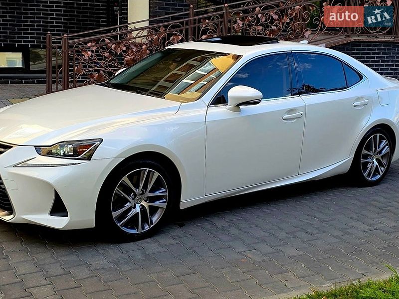 Lexus IS 2017