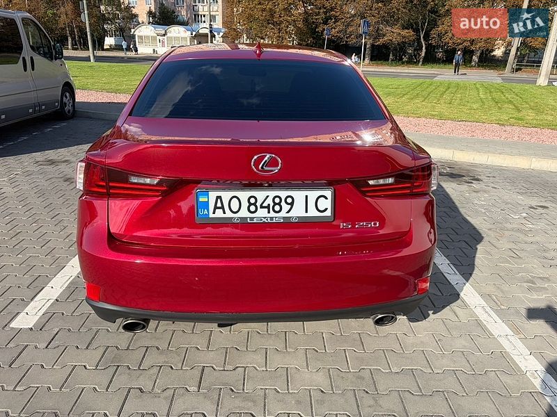 Седан Lexus IS 2013 в Луцьку