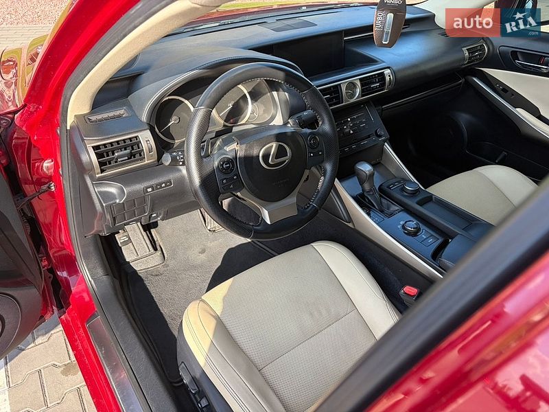 Седан Lexus IS 2013 в Луцьку