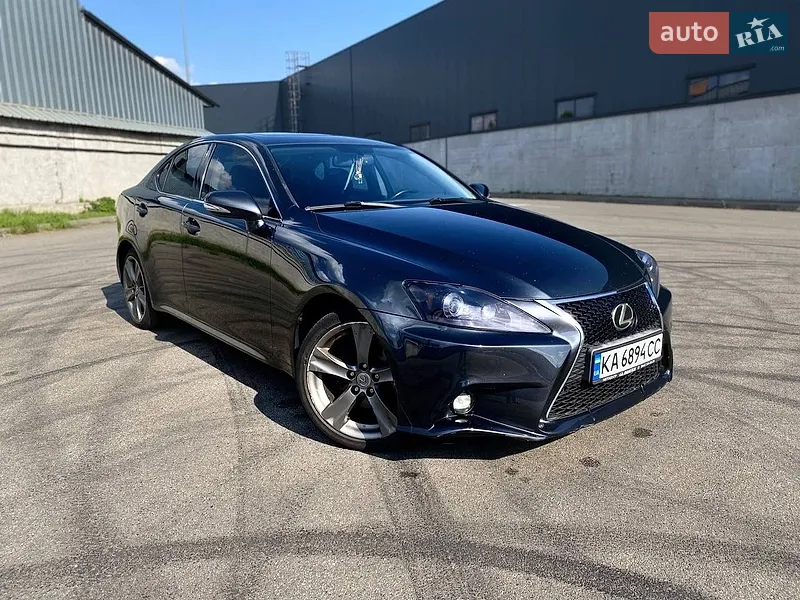 Lexus IS 2011