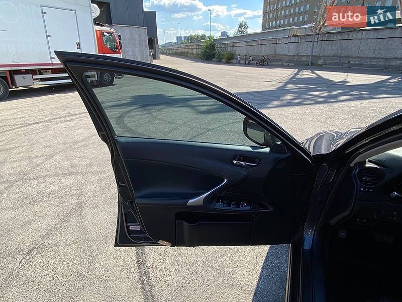 Седан Lexus IS 2011 в Киеве фото 12 Седан Lexus IS 2011 в Киеве