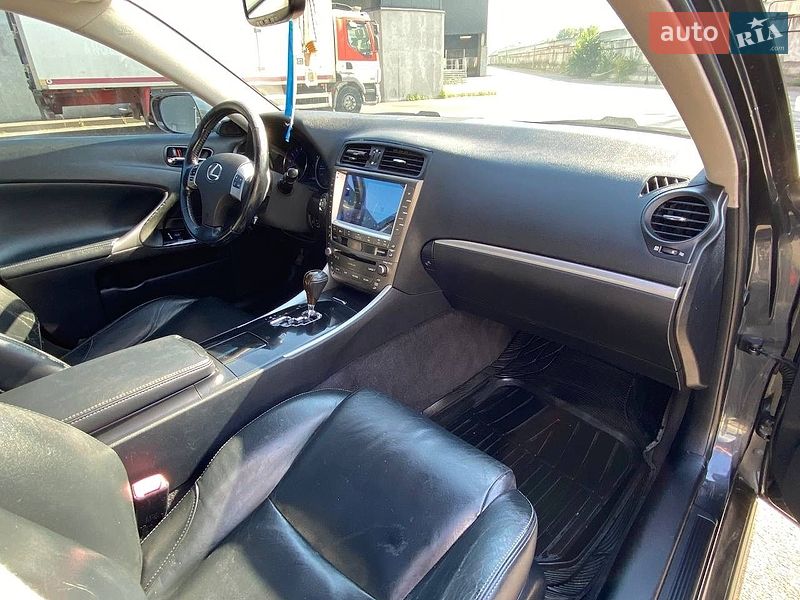 Седан Lexus IS 2011 в Киеве фото 15 Седан Lexus IS 2011 в Киеве