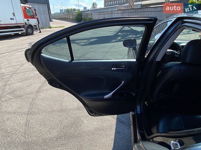 Седан Lexus IS 2011 в Киеве фото 20 Седан Lexus IS 2011 в Киеве
