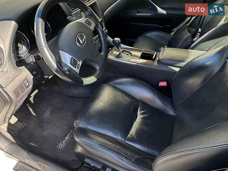 Седан Lexus IS 2012 в Одессе