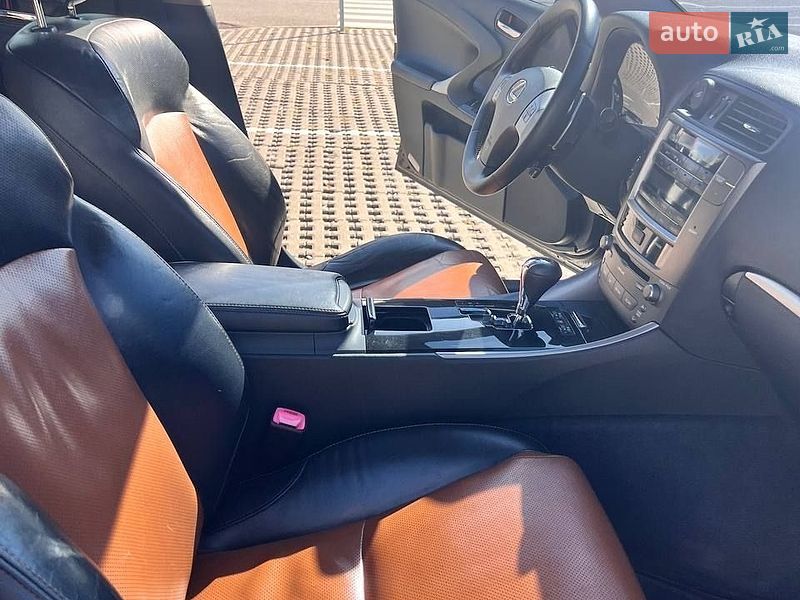 Седан Lexus IS 2012 в Киеве