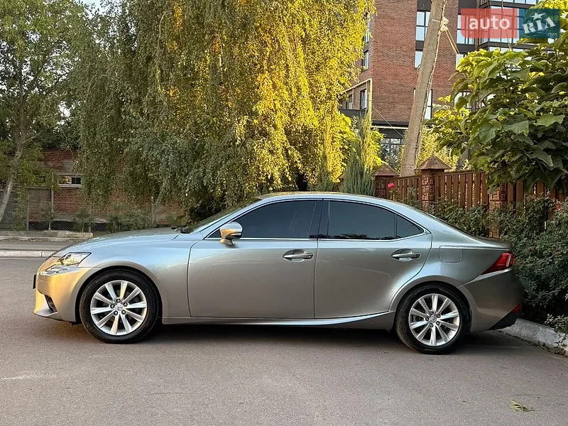 Lexus IS 2013