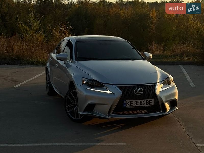 Lexus IS 2016