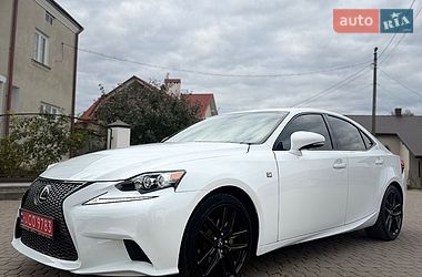 Седан Lexus IS 2015 в Львове