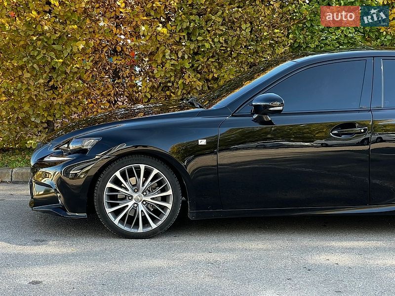 Седан Lexus IS 2015 в Киеве