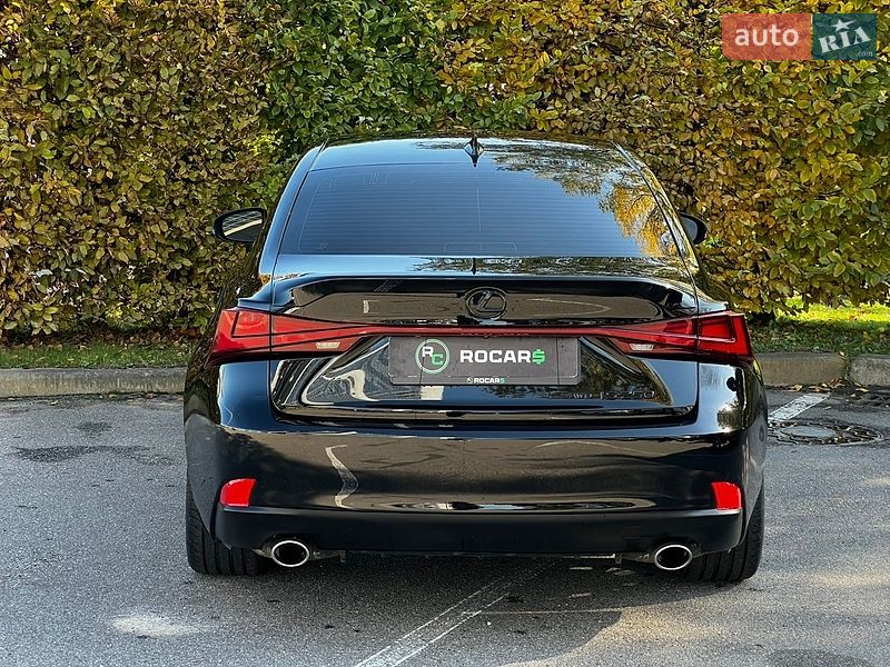 Седан Lexus IS 2015 в Киеве