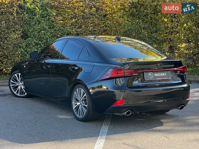 Седан Lexus IS 2015 в Киеве