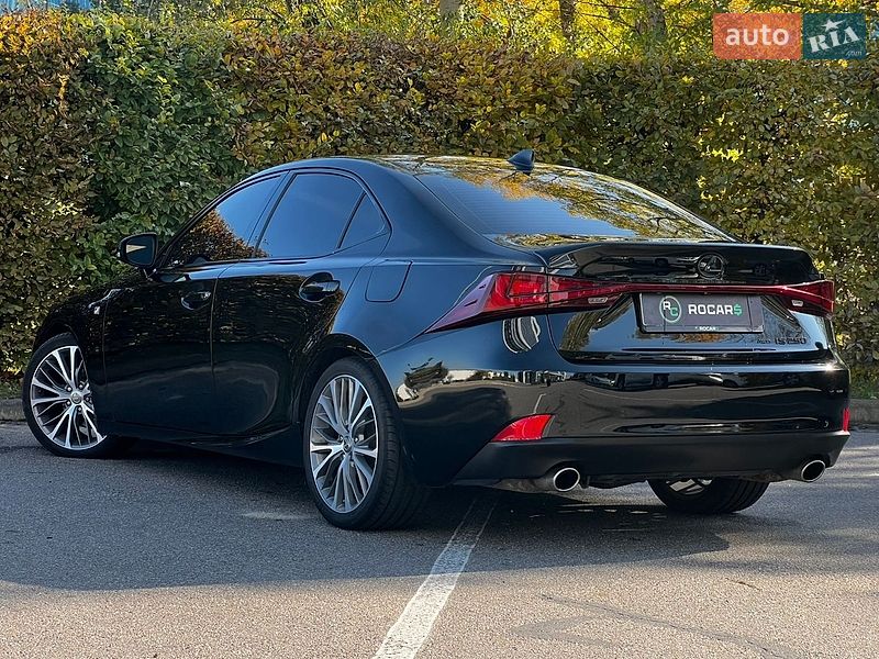 Седан Lexus IS 2015 в Киеве