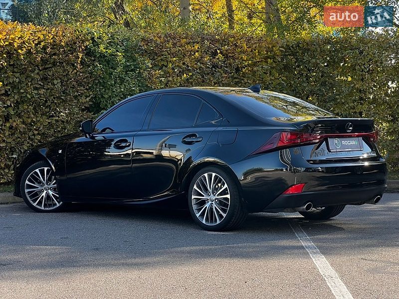 Седан Lexus IS 2015 в Киеве