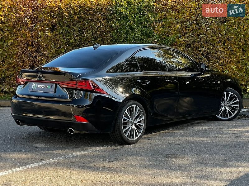 Седан Lexus IS 2015 в Киеве