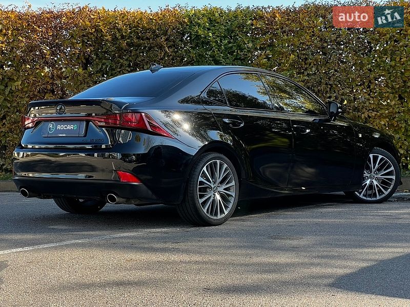 Седан Lexus IS 2015 в Киеве