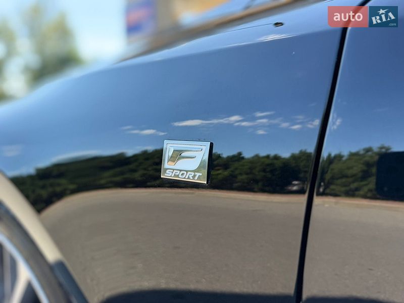 Седан Lexus IS 2015 в Киеве