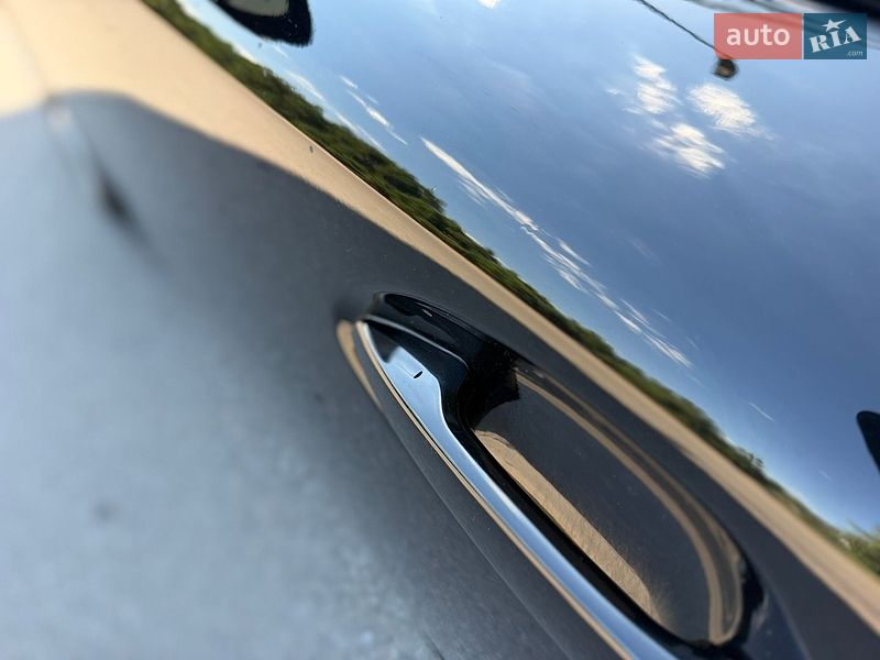 Седан Lexus IS 2015 в Киеве