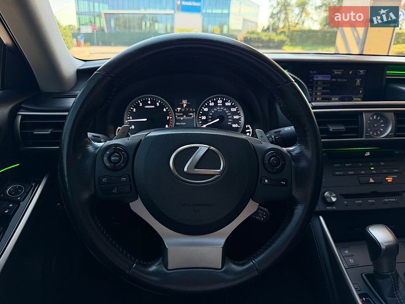 Седан Lexus IS 2015 в Києві