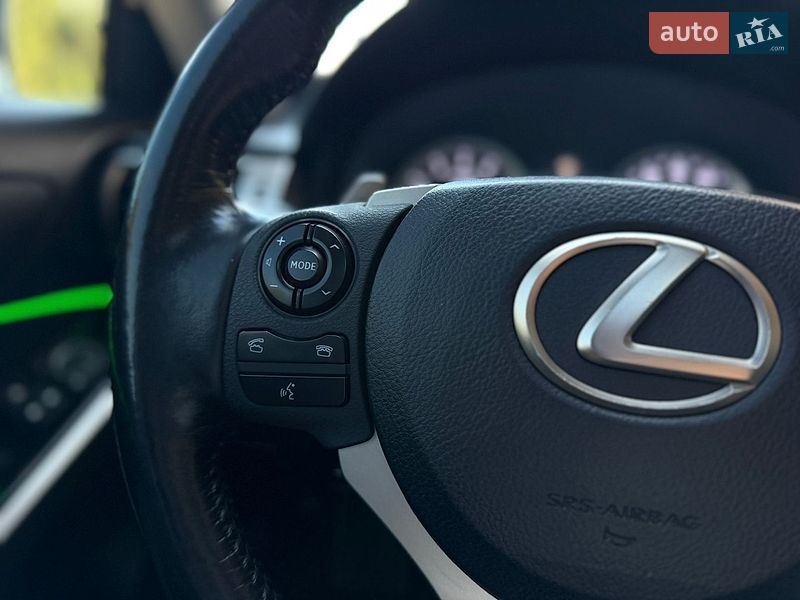 Седан Lexus IS 2015 в Киеве