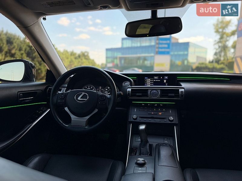 Седан Lexus IS 2015 в Киеве
