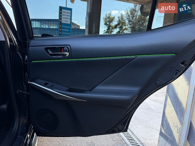 Седан Lexus IS 2015 в Киеве