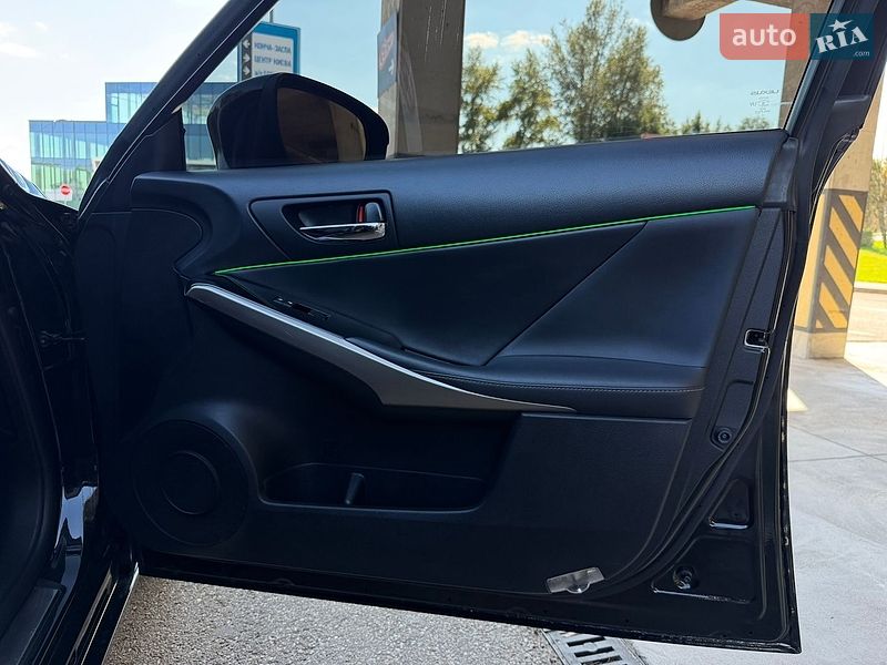 Седан Lexus IS 2015 в Киеве