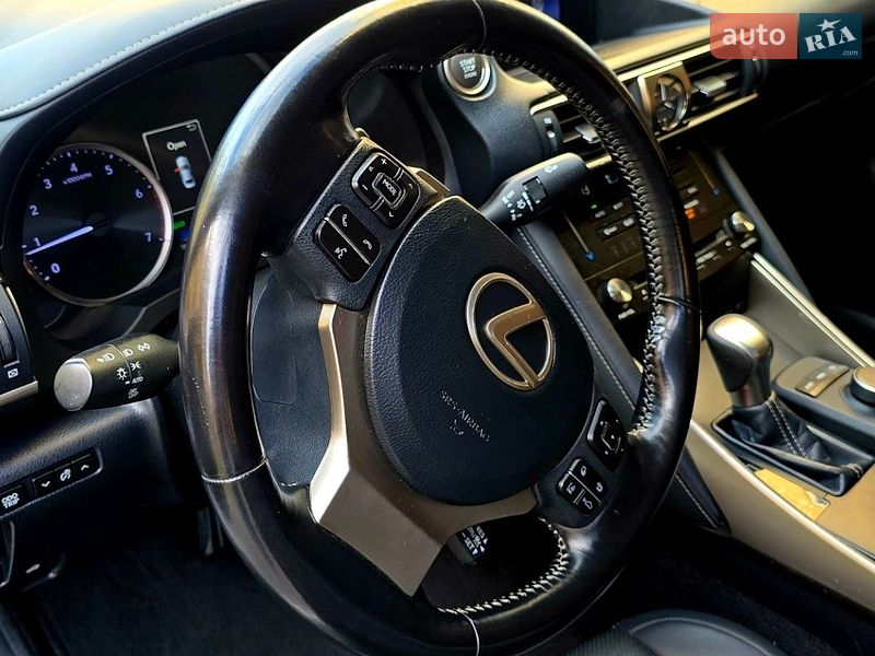 Седан Lexus IS 2017 в Києві