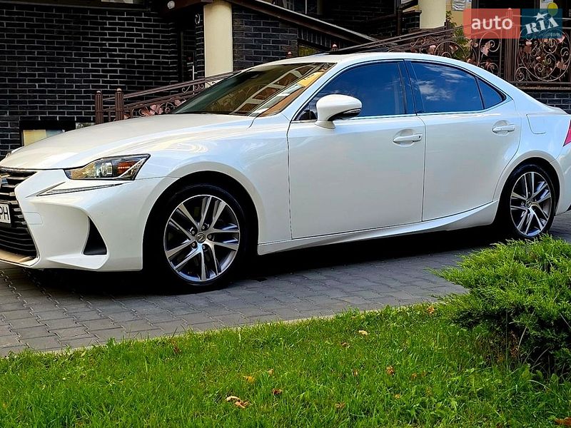 Седан Lexus IS 2017 в Києві