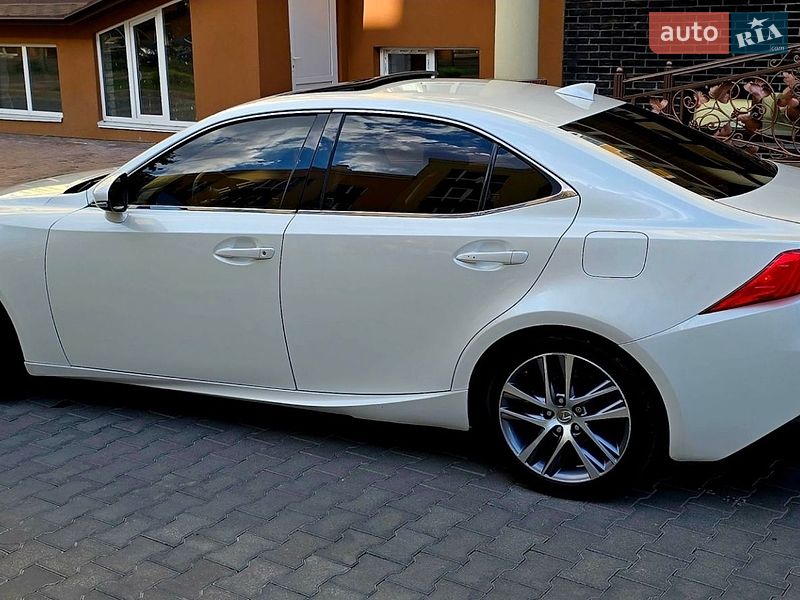 Седан Lexus IS 2017 в Києві