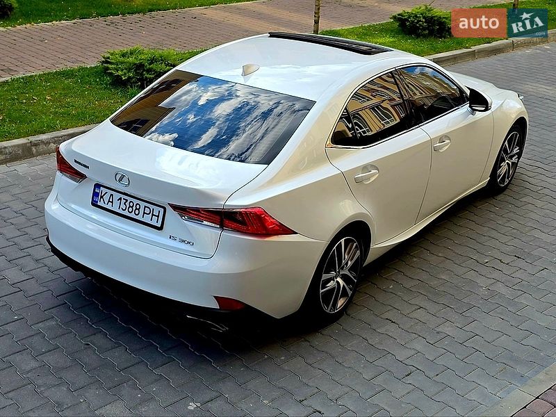 Седан Lexus IS 2017 в Києві