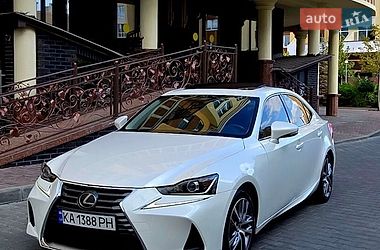 Седан Lexus IS 2017 в Києві
