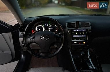 Седан Lexus IS 2006 в Чернигове