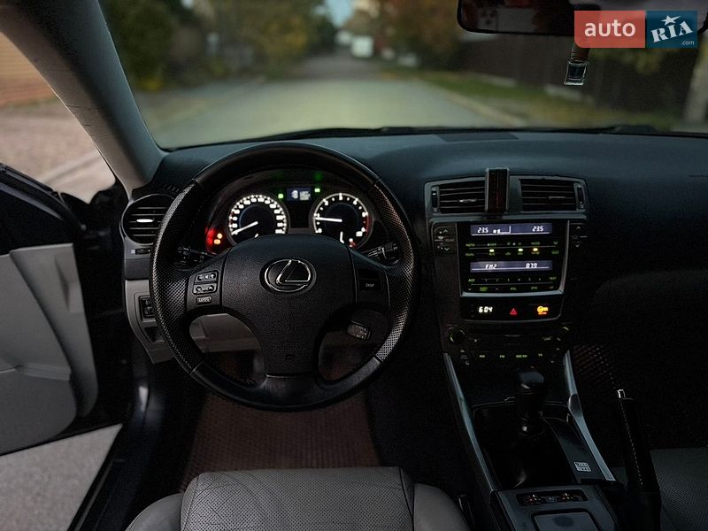 Седан Lexus IS 2006 в Чернигове