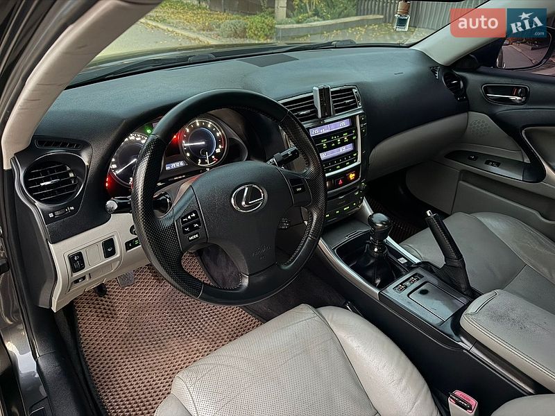 Седан Lexus IS 2006 в Чернигове